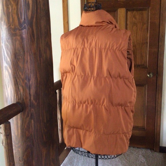 Gibson + Latimer Rust Down Vest Size Small - Picture 5 of 7